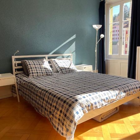 Le Locle : Bel Appartement Chaleureux Exteriör bild