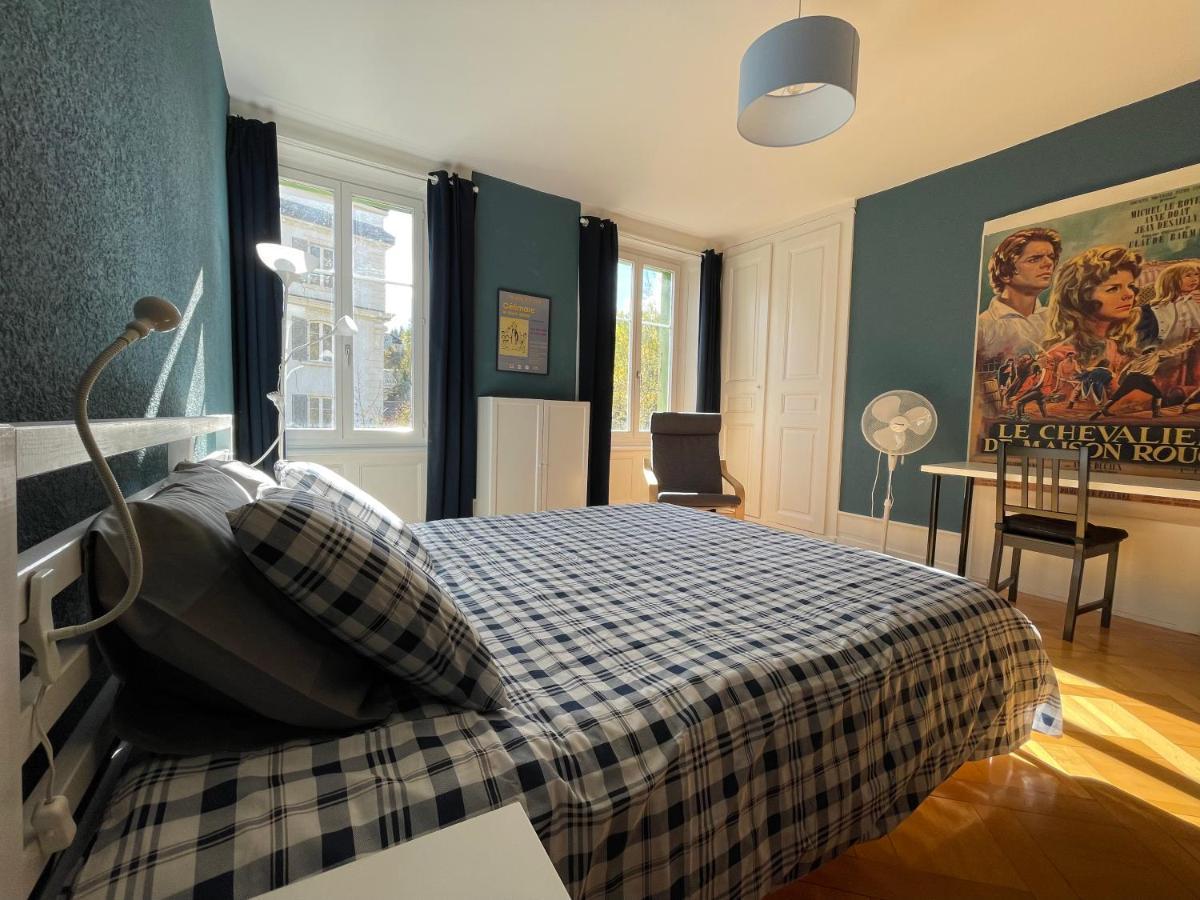 Le Locle : Bel Appartement Chaleureux Exteriör bild