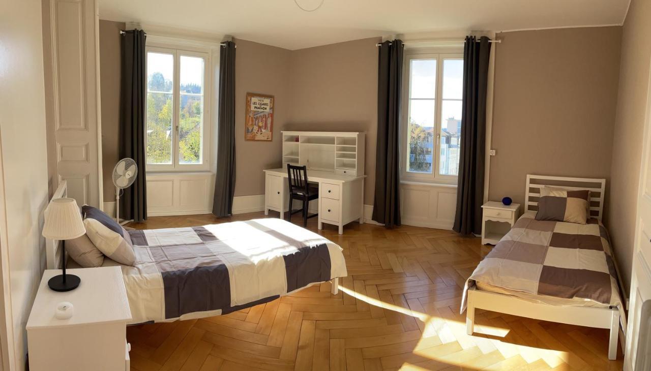 Le Locle : Bel Appartement Chaleureux Exteriör bild