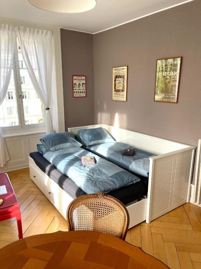 Le Locle : Bel Appartement Chaleureux Exteriör bild