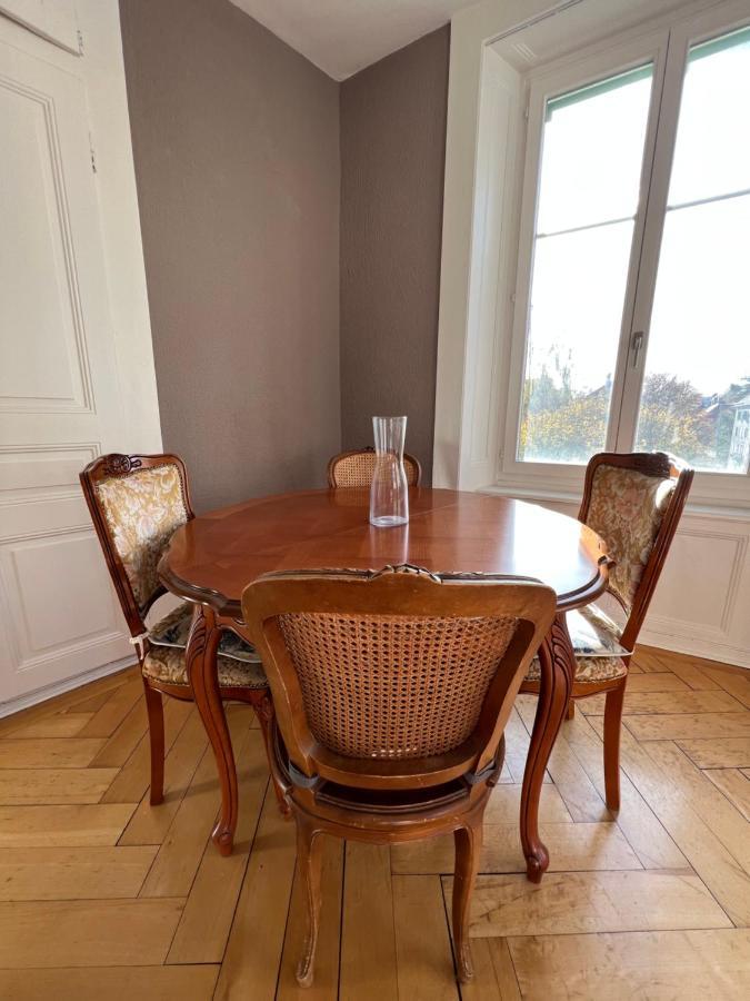 Le Locle : Bel Appartement Chaleureux Exteriör bild