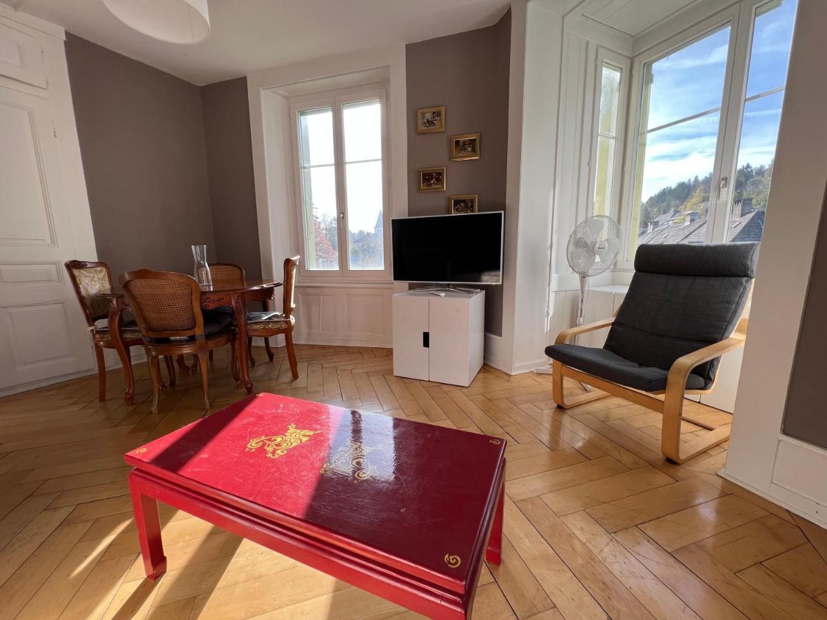 Le Locle : Bel Appartement Chaleureux Exteriör bild