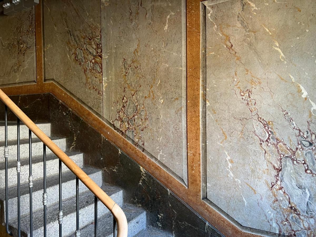 Le Locle : Bel Appartement Chaleureux Exteriör bild